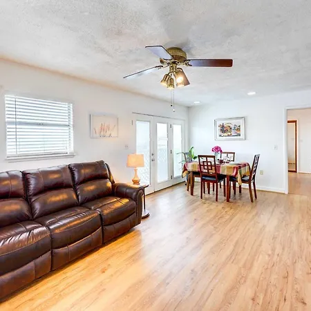 Corpus Christi Extended Stay - 7 Mi To Beach!